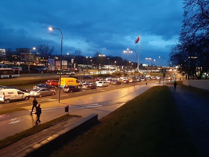 Black Friday w Lublinie. Autobusy kursują z opóźnieniami. ZTM Lublin: Dla nas to też jest czarny piątek