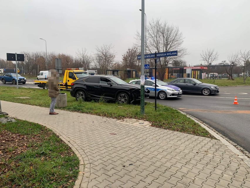 Kraków. Zderzenie trzech samochodów w Płaszowie