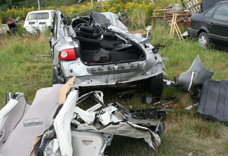 Dwie osoby nie żyją! Nowe fakty dramatycznego wypadku na Wisłostradzie (zdjęcia)