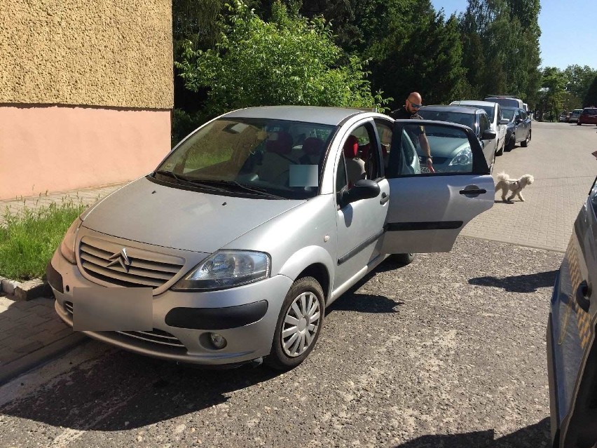 Samochód był zaparkowany na parkingu przy szpitalu