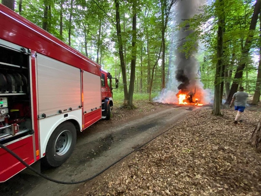 Ciągnik spłonął doszczętnie