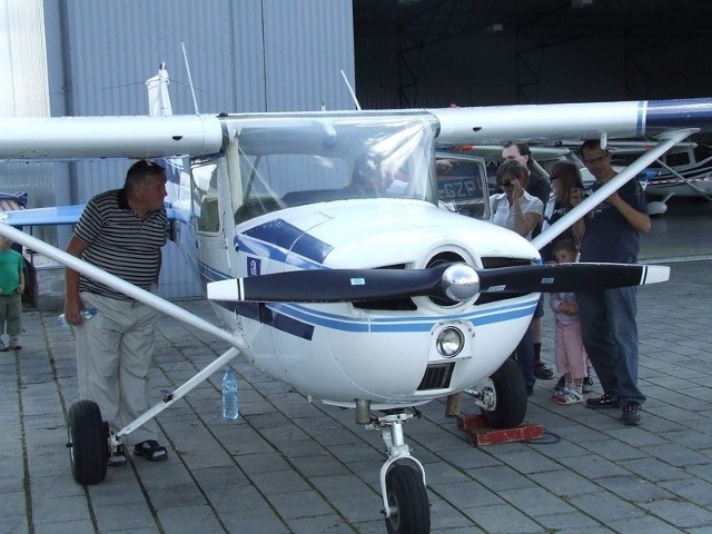 Cessna 152 wzbudzała duże zainteresowanie gości festynu lotniczego. Dwumiejscowy samolot treningowy często stosowany jest w szkoleniu pilotów