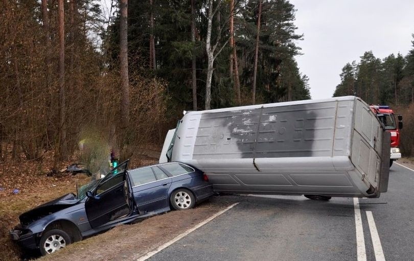 BMW kierowała 47-letnia mieszkanka gminy Ruciane Nida.