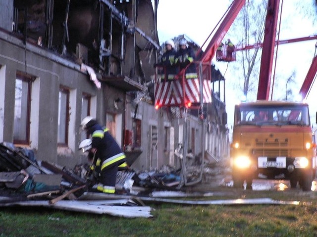 W tej chwili trwa dogaszanie pożaru.