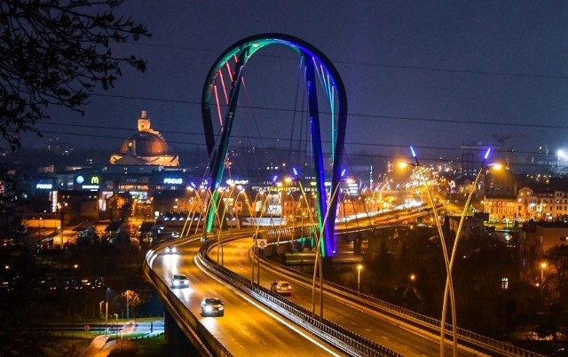 W 2020 roku w Międzynarodowym Dniu Tolerancji podświetlono na tęczowo most na Trasie Uniwersyteckiej