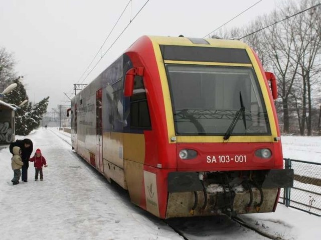 Pociągi osobowe Korona i Resovia nadal kursować będą przez Tarnobrzeg i Stalową Wolę.