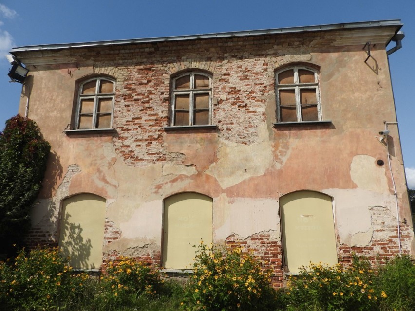 Odkrywamy tajemnice budynku przy pałacyku w Choroszczy. To nie XVIII, ale XX wiek. Jednak obiektowi należy się ochrona