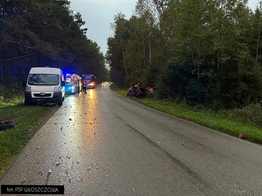 Stłuczka o poranku na drodze między Olesznem a Włoszczową. Dwaj mężczyźni w szpitalu