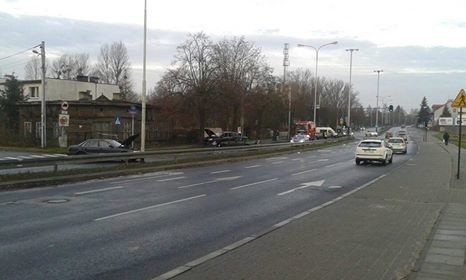 Wypadek na Łagiewnickiej w Łodzi to rozbój. Porachunki zamaskowanych kiboli [ZDJĘCIA, FILM]