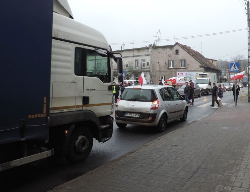 W Strzelnie odbyła się comiesięczna blokada dróg [zdjęcia] 