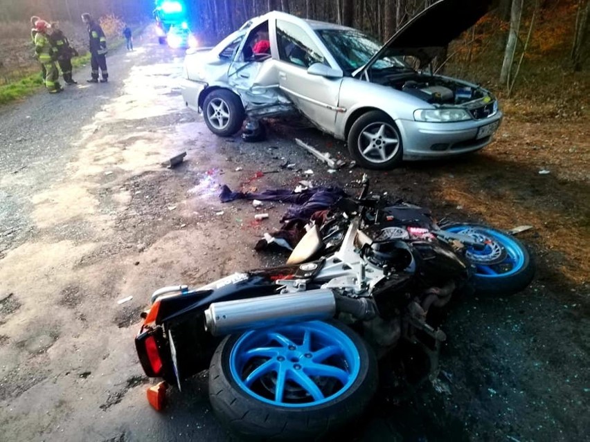 Tragiczny wypadek z udziałem motocyklisty. Mężczyzna nie żyje (ZDJĘCIA)