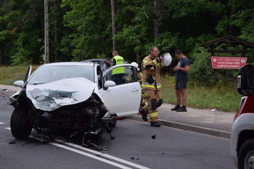 W Skokach doszło do wypadku z udziałem dwóch samochodów...