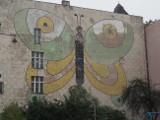Rewitalizacja Łodzi. Dawny blask odzyska kamienica w centrum miasta ze słynnym muralem w formie motyla. Co w niej będzie? 
