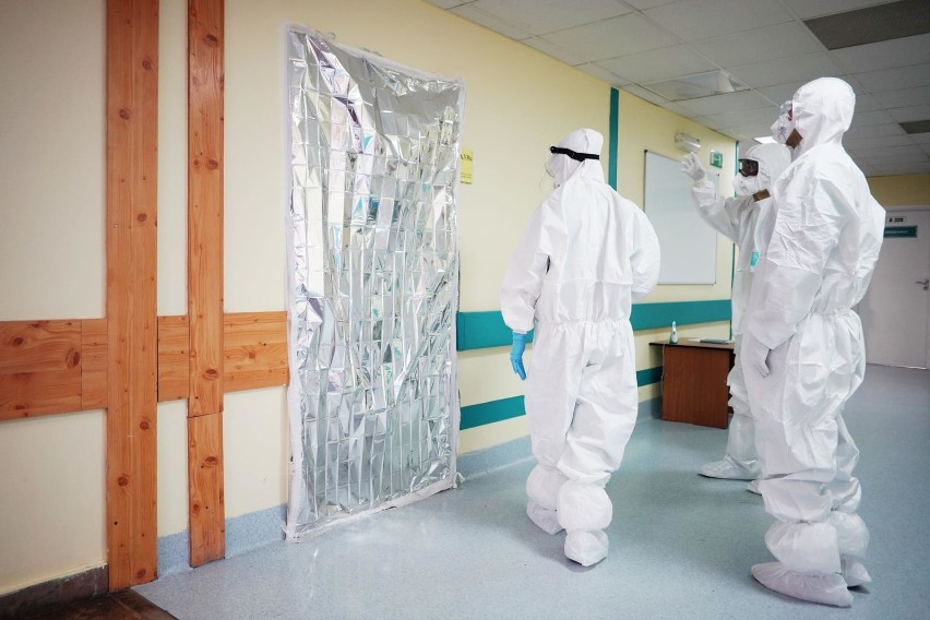 Tak wygląda praca w szpitalu z zakażonymi koronawirusem