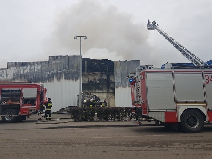Pożar hali produkcyjnej w Skórczu 27.05.2019
