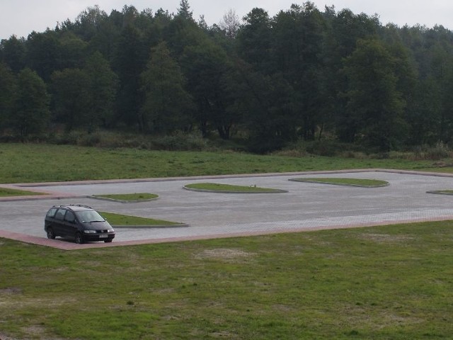 Parkingu w Umrze, gmina Zagnańsk, pomieści 47 samochodów.