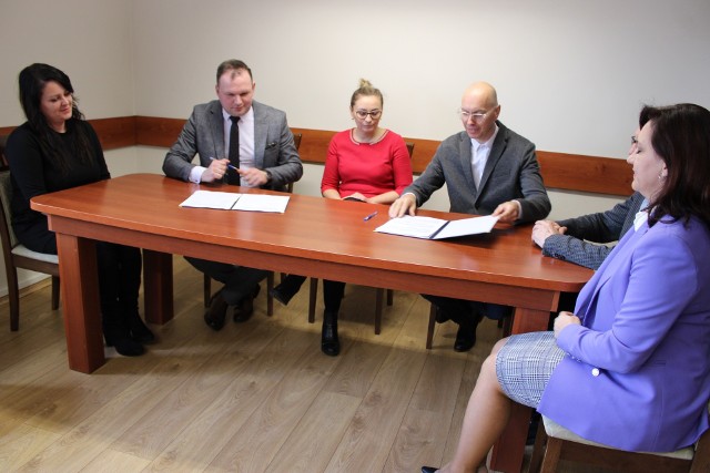 Podpisano umowę na budowę Centrum Kultury i Usług Społecznych w Druzbicach