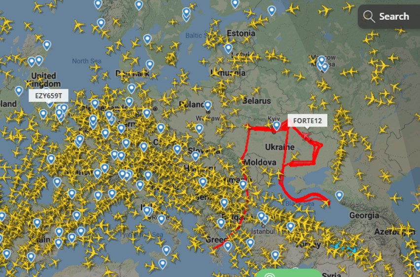 Przerażające i smutne niebo nad Ukrainą, samoloty omijają...