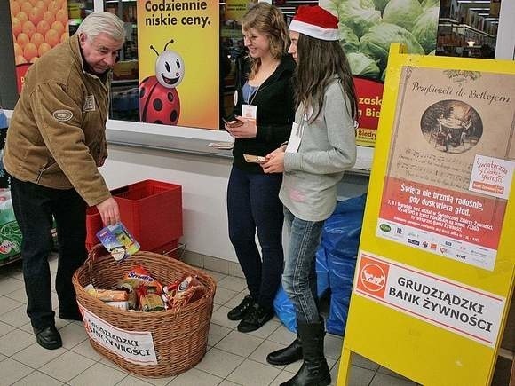 Polacy chętnie wspierają zbiórki żywności