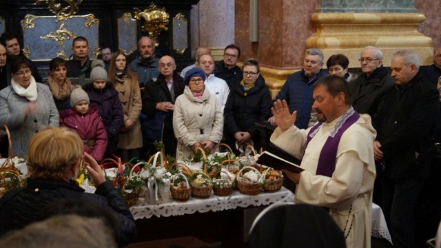 Wielka Sobota: Wierni święcą pokarmy na Jasnej Górze