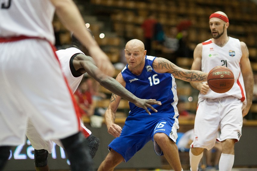 MKS Dąbrowa Górnicza - AZS Koszalin 67:56.