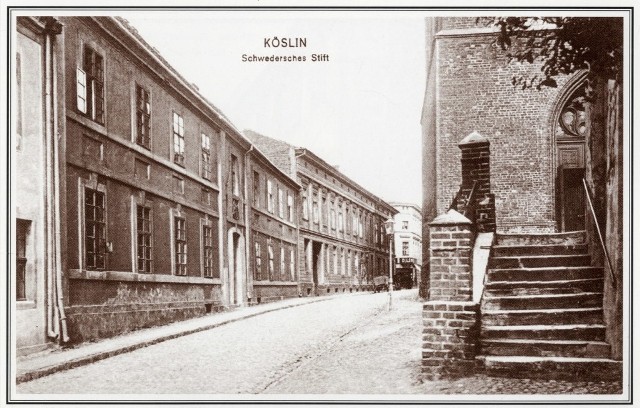 Jedna z przedwojennych fotografii, na której widać słynną, koszalińską bibliotekę Schwederów (po prawej można dostrzec fragment katedry) . Zdjęcie to trafi na wystawę zdjęć dawnych obiektów użyteczności publicznej, którą przygotuje Koszalińska Biblioteka Publiczna.