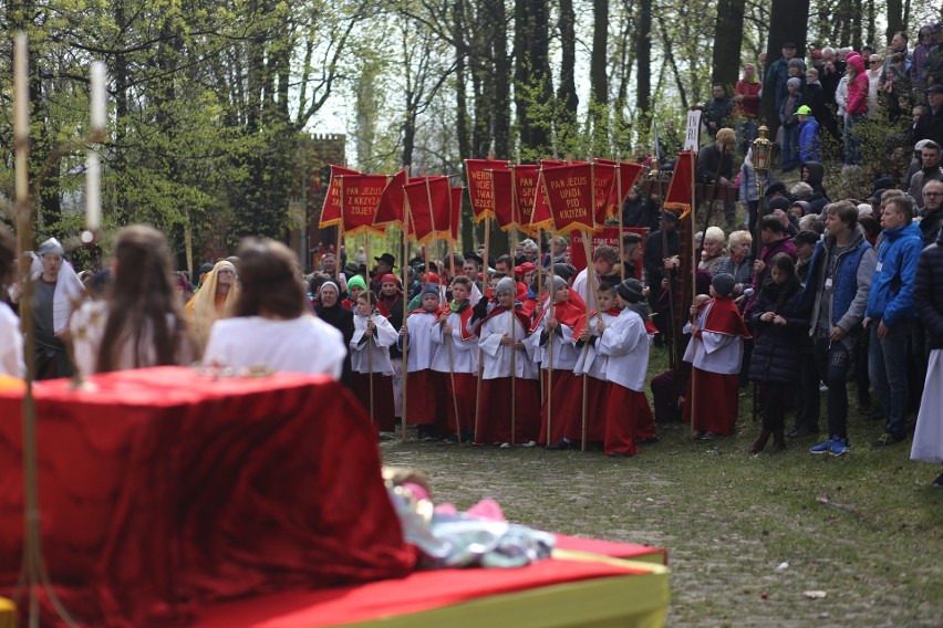 Chwalebne Misterium Męki Pańskiej w Piekarach Śląskich: Od sądu po ukrzyżowanie - ostatni akt 