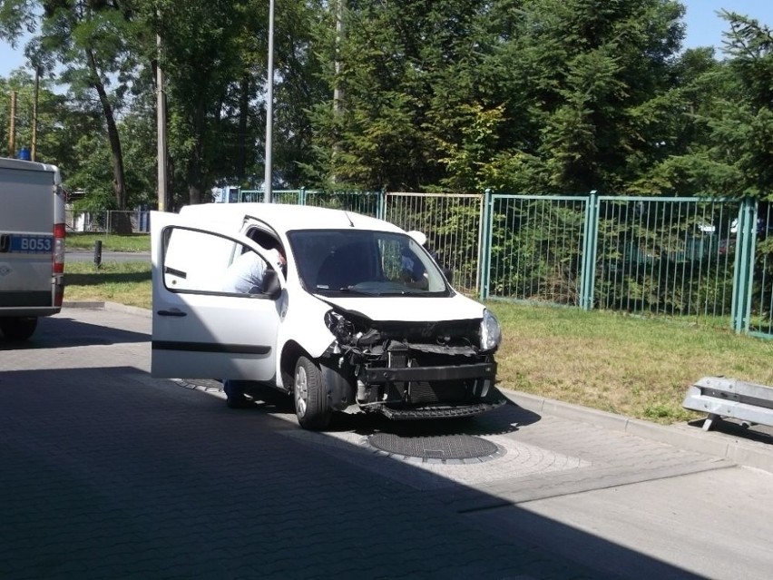 Wrocław: Wypadek na Krakowskiej. Motocyklista zderzył się z samochodem (FOTO)