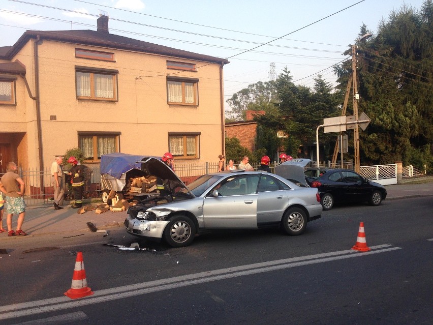 Groźnie wyglądający wypadek w Rydułtowach. Z jednego z...