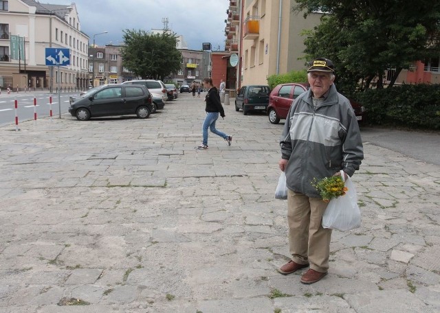 - Bardzo się cieszę, że plac i chodniki doczekają się remontu &#8211; mówi Jerzy Oleksik, którego spotkaliśmy na ulicy Waryńskiego. &#8211; Każda nowa inwestycja poprawia wygląd miasta i komfort mieszkańców.
