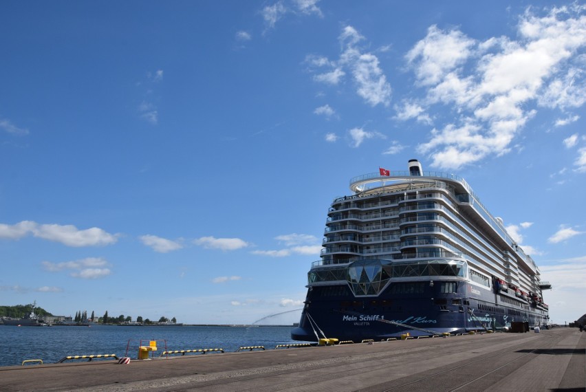 Luksusowy wycieczkowiec "Mein Schiff 1" zacumował w środę...