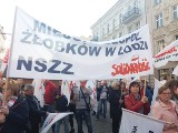 Setki działaczy Solidarności protestowały przed Urzędem Wojewódzkim w Łodzi. Takie akcje zorganizowano dziś w każdym województwie