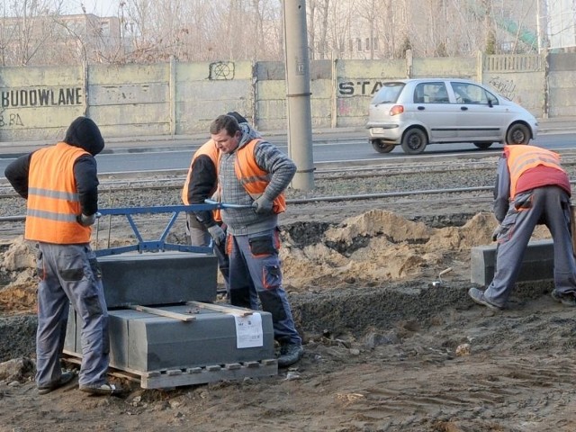 Drogowcy teraz remontują fragment Szosy Lubickiej na wysokości Targowej. W przyszłym roku przeniosą się na odcinek między Toruń Pacific a pl. Daszyńskiego