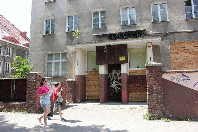 Kino „Helios” w budynku przy ulicy Chełmińskiej działało do 2012 roku. Teraz obiekt nadaje się tylko do zrównania z ziemią