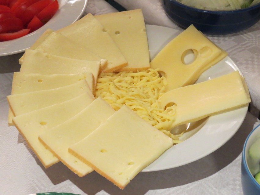 Rezygnując z jedzenia sera, możesz odczuwać mniej bólów...