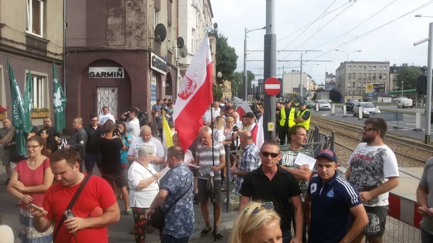 Chorzów: 3 sierpnia, pikieta przed Teatrem Rozrywki