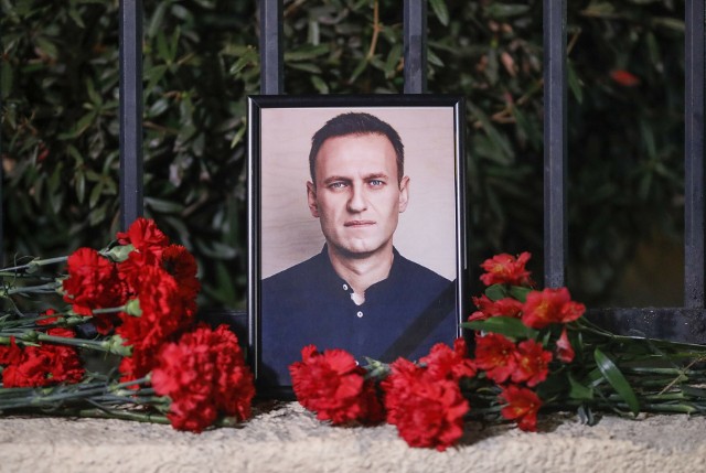 Mediom propagandowym pozwolono publikować na temat śmierci Nawalnego tylko to, co piszą media centralne.
