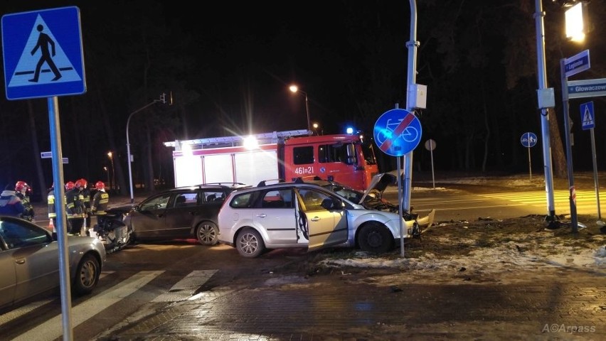 Kolizja trzech samochodów na ulicy Głowaczowskiej w...
