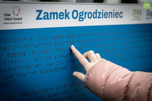Trwa ostatnia faza akcji "Jura Bez Barier". Montowane są specjalne tablice pisane alfabetem Braille'a przy zamkach na Szlaku Orlich Gniazd oraz w kluczowych miejscach regionu jak np. Jasna Góra. Jura Krakowsko-Częstochowska FB