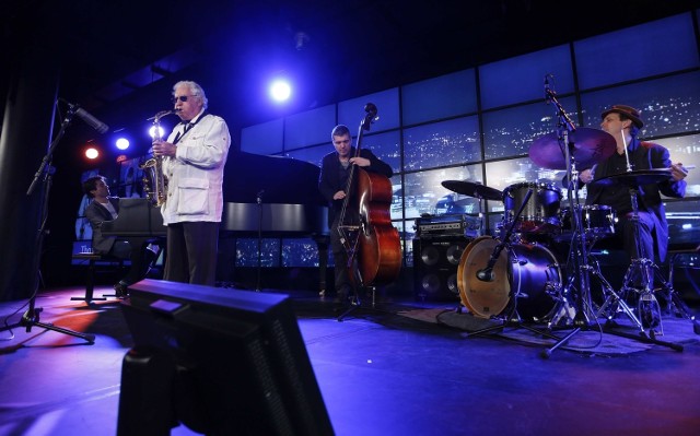 Nestor światowego jazzu, współtwórca cool jazzu 87-letni Lee  Konitz zagra 17 listopada w poznańskiej Scenie na Piętrze
