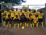 Piłkarska drużyna ministrantów z Togo gra w koszulkach ze Złoczewa - ZDJĘCIA