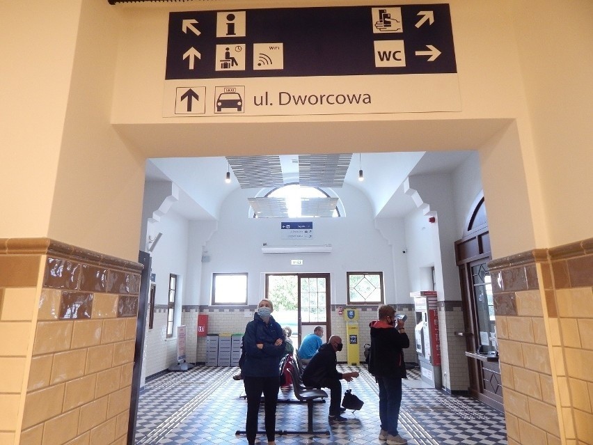 Dworzec kolejowy w Ustce w finale konkursu na "Dworzec Roku". Zdjęcia