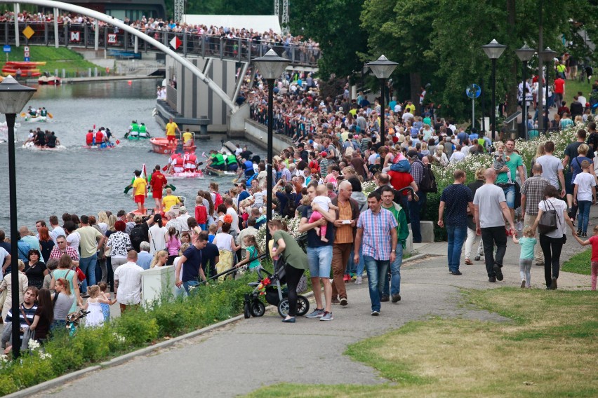 Każdego roku, podczas festiwalu nad Brdą, bawią się tłumy...