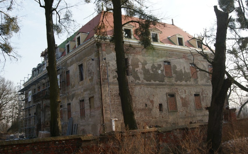 Pałac w Osieku Grodkowskim.