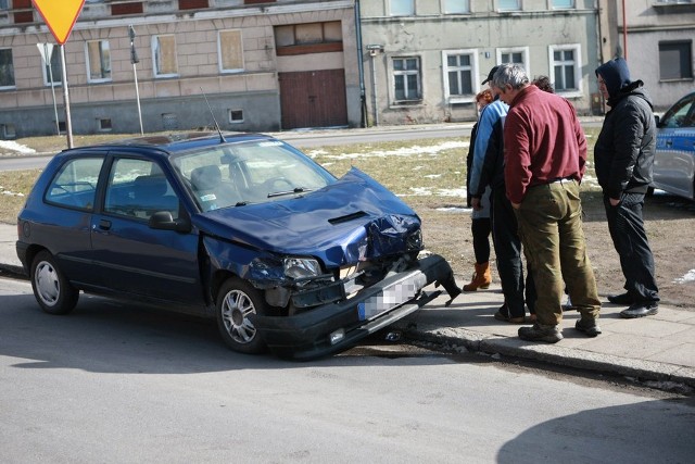 Trzy samochody zderzyły się w Słupsku.