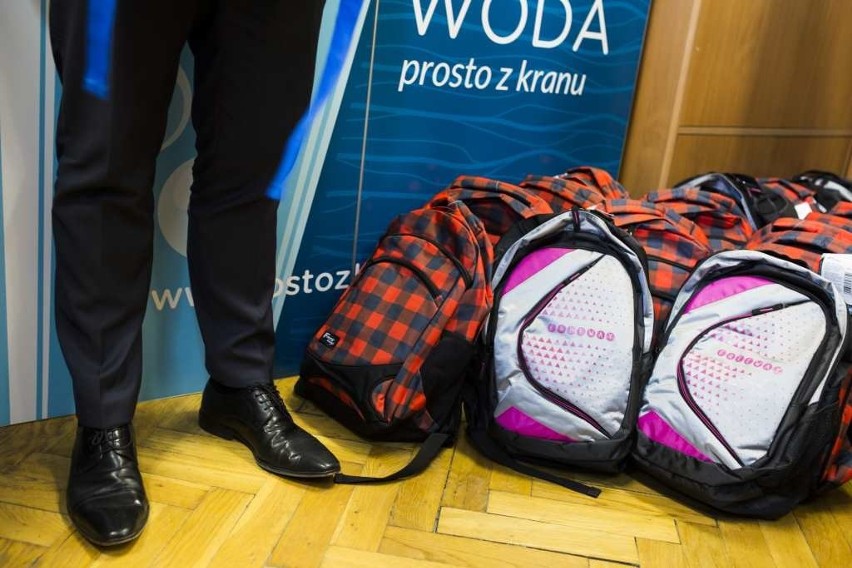 50 dzieci dostało wyprawki szkolne od krakowskich wodociągów [ZDJĘCIA]