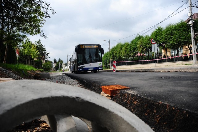 Mieszkańcy i przedsiębiorcy obawiają się komunikacyjnego koszmaru w związku z remontem kolejnego odcinka ul. Królowej Jadwigi.