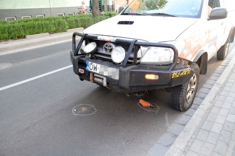 Wypadek na Curie-Skłodowskiej, Potrącenie pieszej....