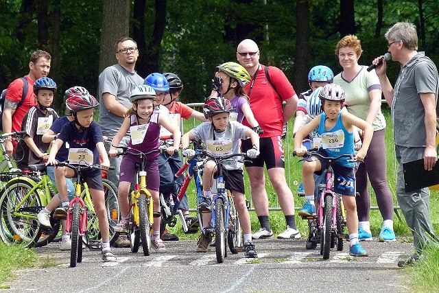 Zawody rowerowe dla dzieci w łódzkim parku 3 Maja