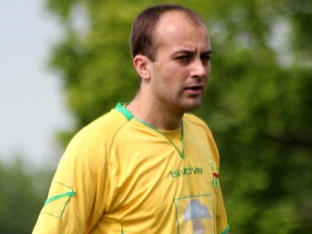 Jeden z czołowych zawodników Ostrovii - Robert Wilczewski.